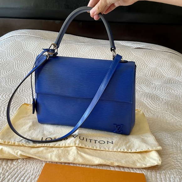 Louis Vuitton Cluny MM bag - Picture 16 of 16